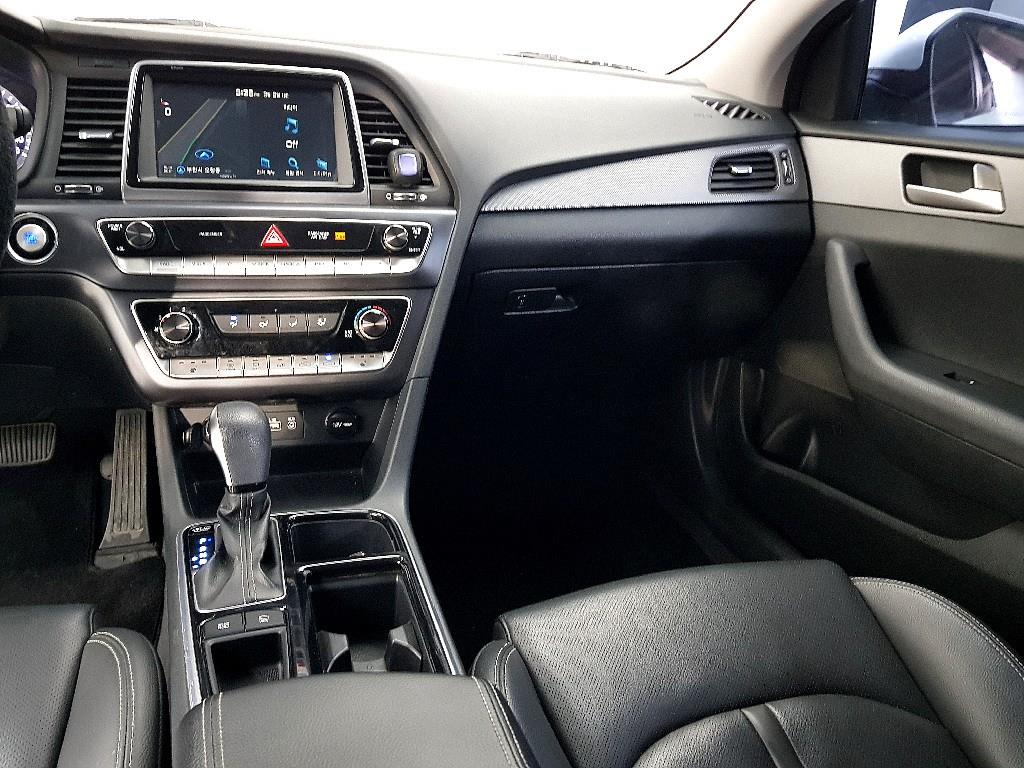 HYUNDAI Sonata - Vista 9