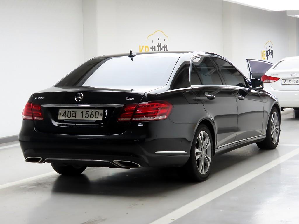 Mercedes Benz E class - Vista 4