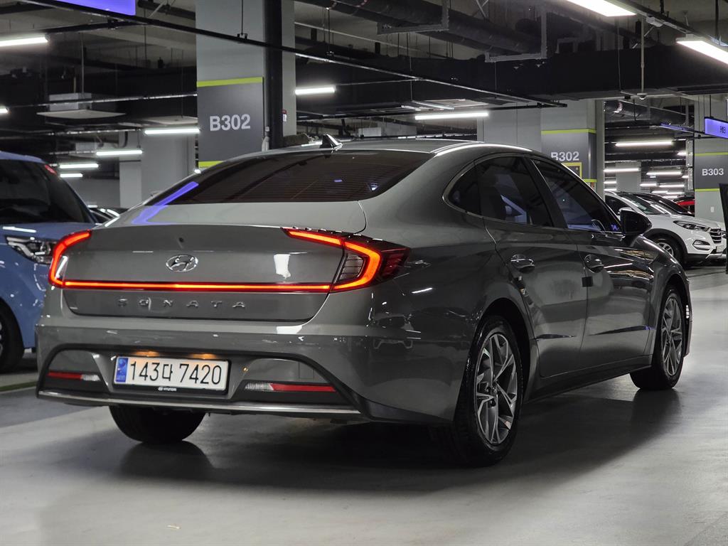 HYUNDAI Sonata - Vista 2