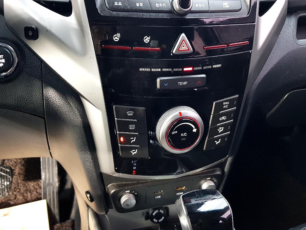 Ssangyong Tivoli - Vista 11