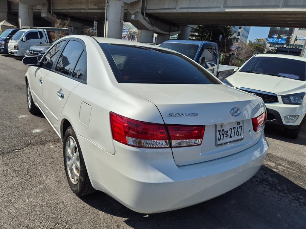 HYUNDAI Sonata - Vista 7