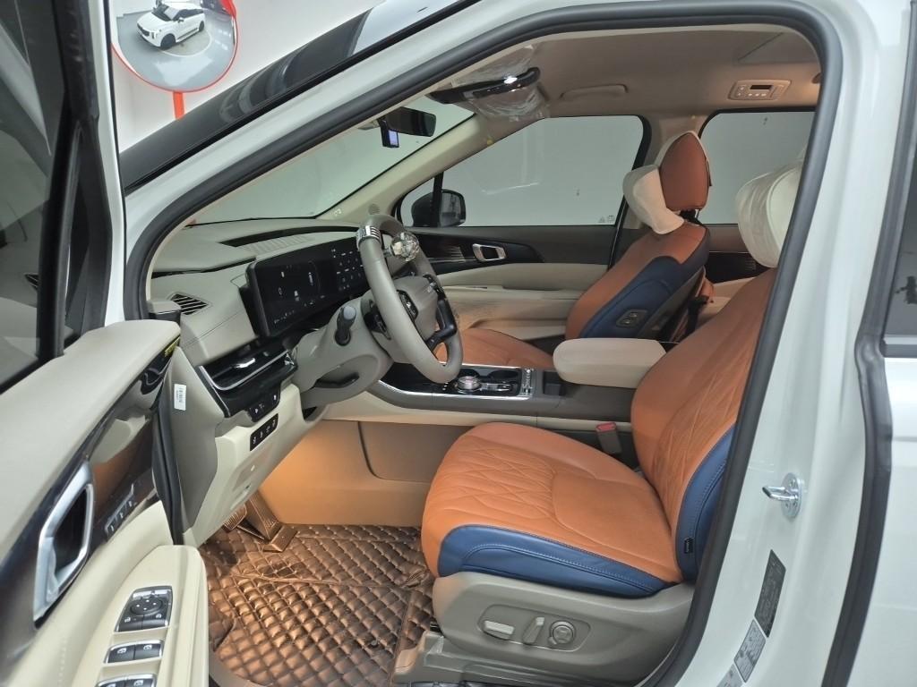 KIA Carnival - Vista 11