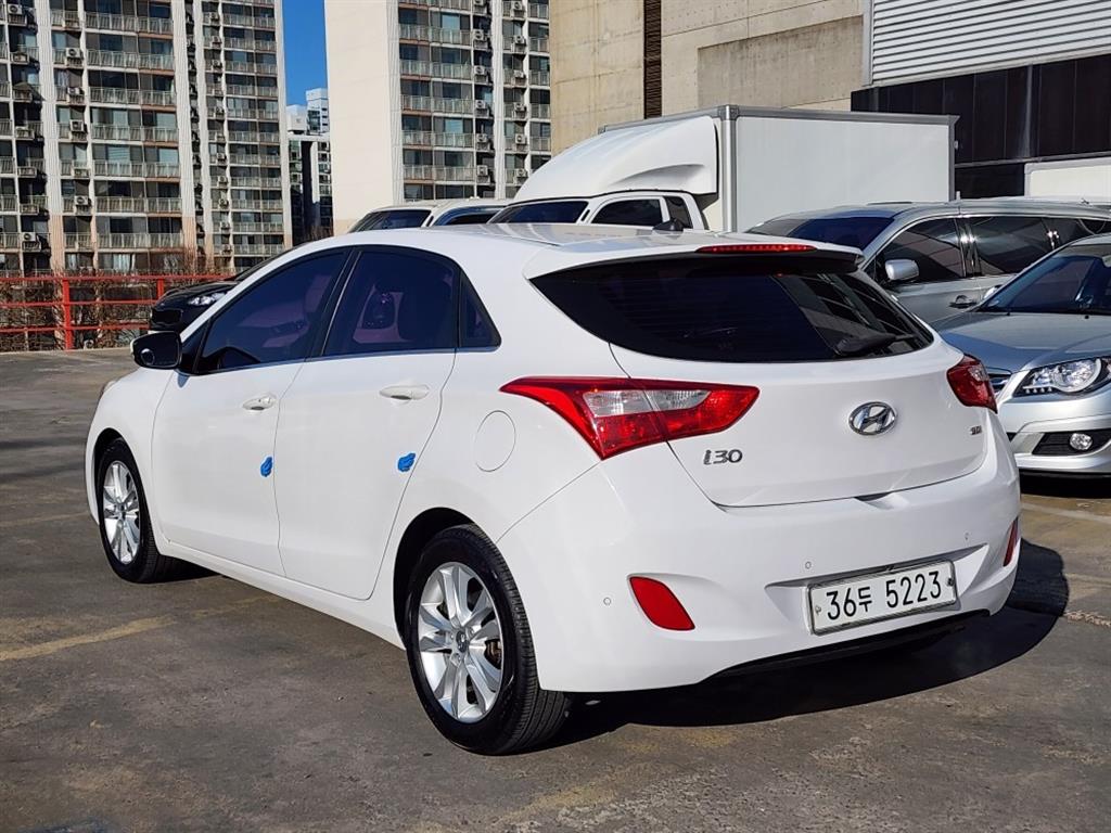 HYUNDAI i30 - Vista 4