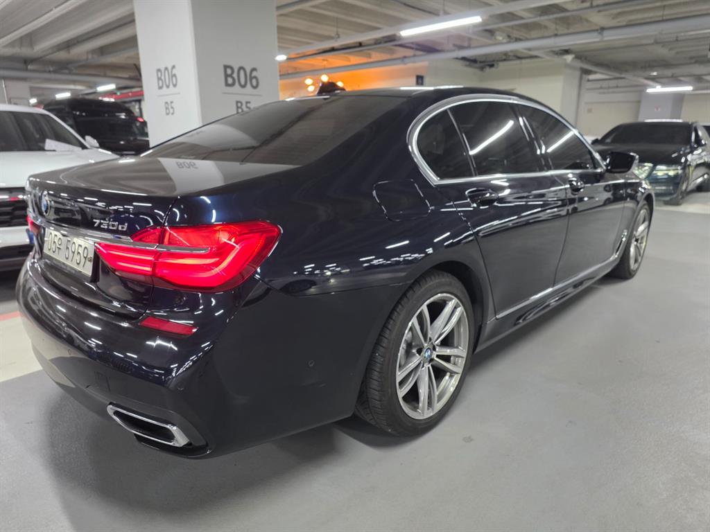 BMW 7 Series - Vista 4