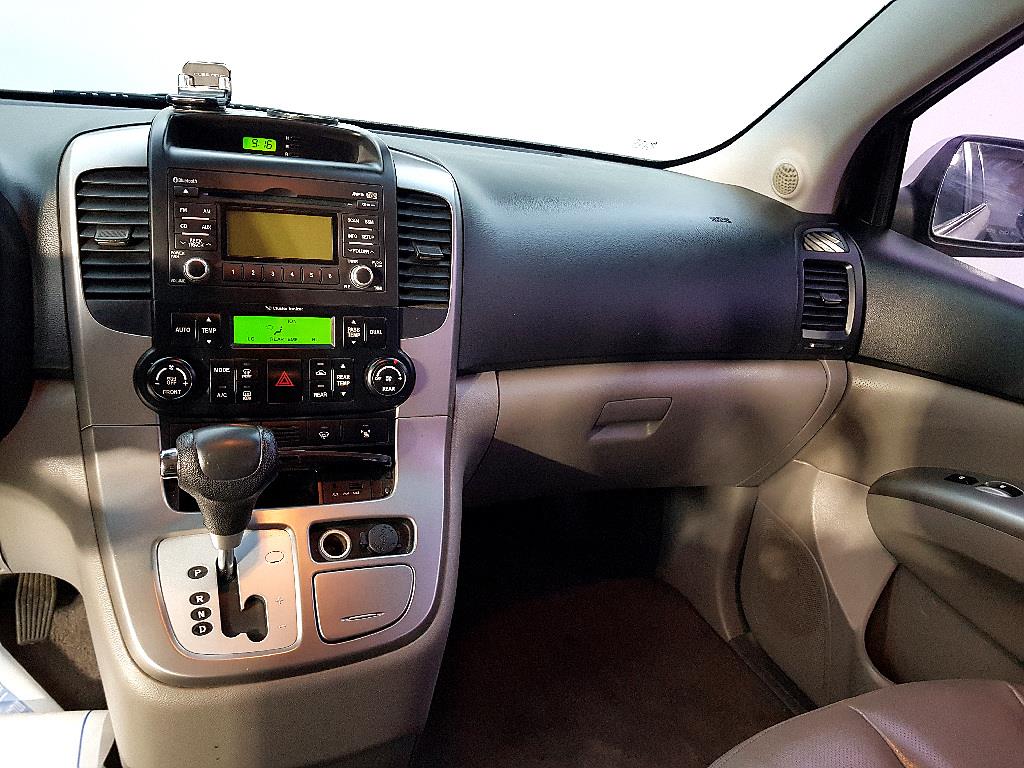 KIA Carnival - Vista 10