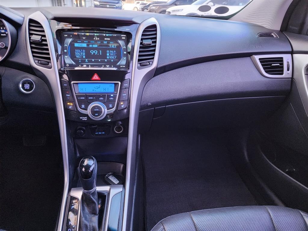 HYUNDAI i30 2014 Blanco - Importación desde Corea - HF Imports Iquique - Foto 18