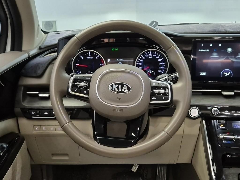 KIA Carnival - Vista 9