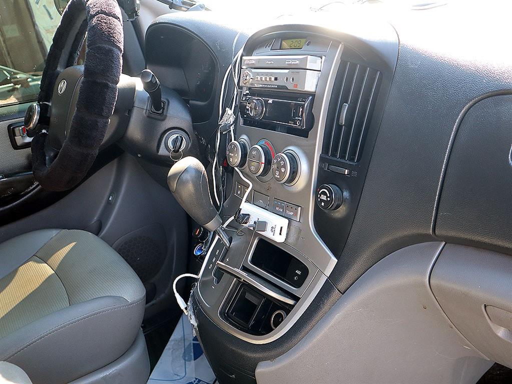 HYUNDAI Starex 2008 Plateado - Importación desde Corea - HF Imports Iquique - Foto 11