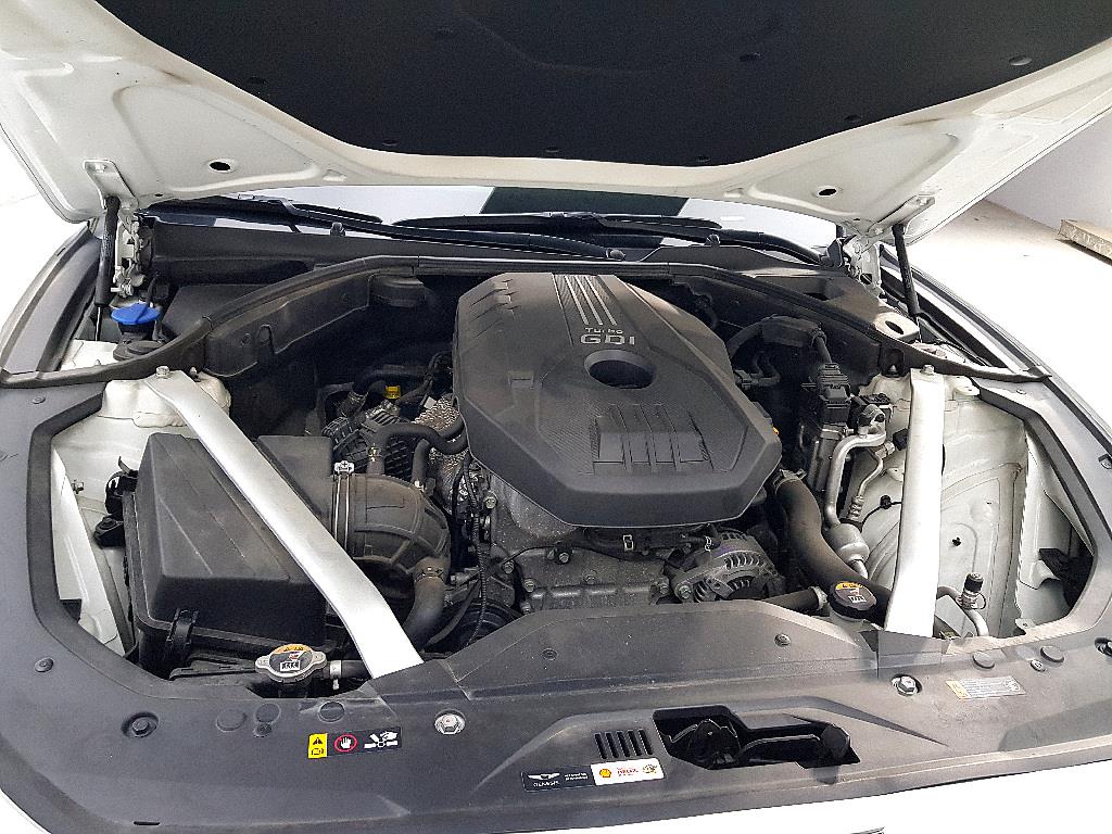 Genesis G70 - Vista 6