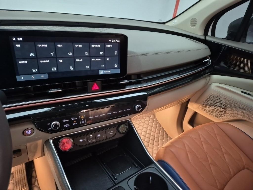 KIA Carnival - Vista 10