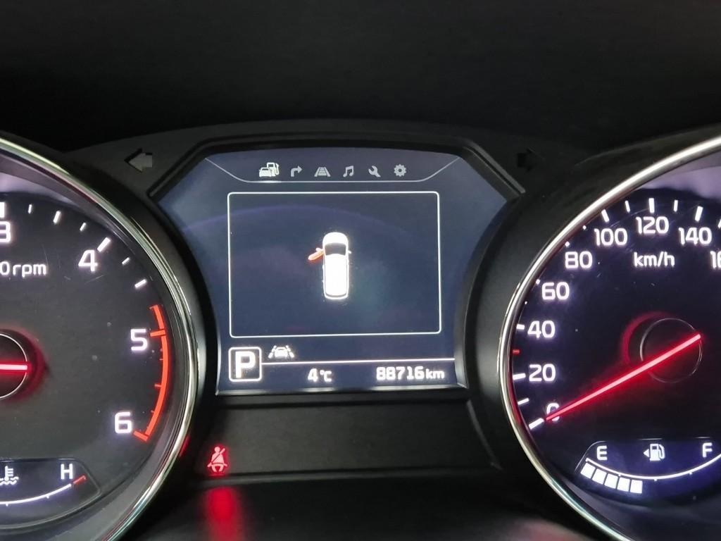 KIA Carnival - Vista 6