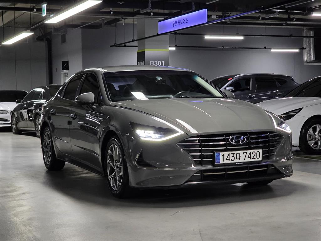 HYUNDAI Sonata - Vista 3