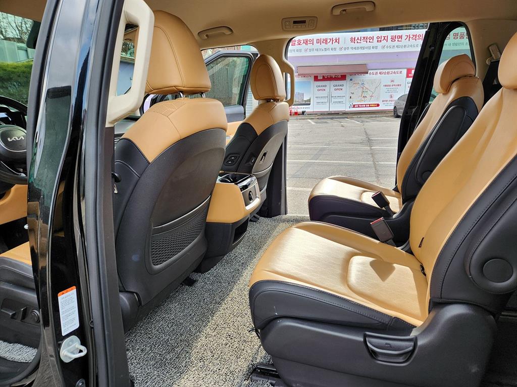 KIA Carnival - Vista 10