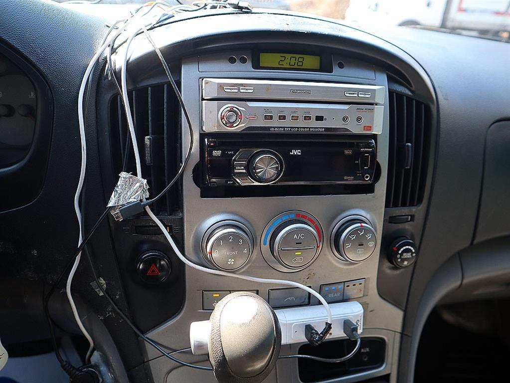 HYUNDAI Starex 2008 Plateado - Importación desde Corea - HF Imports Iquique - Foto 9