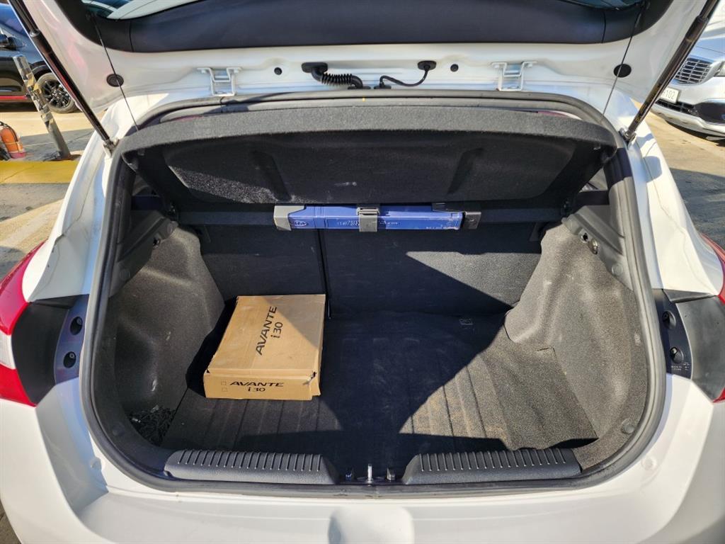 HYUNDAI i30 - Vista 7