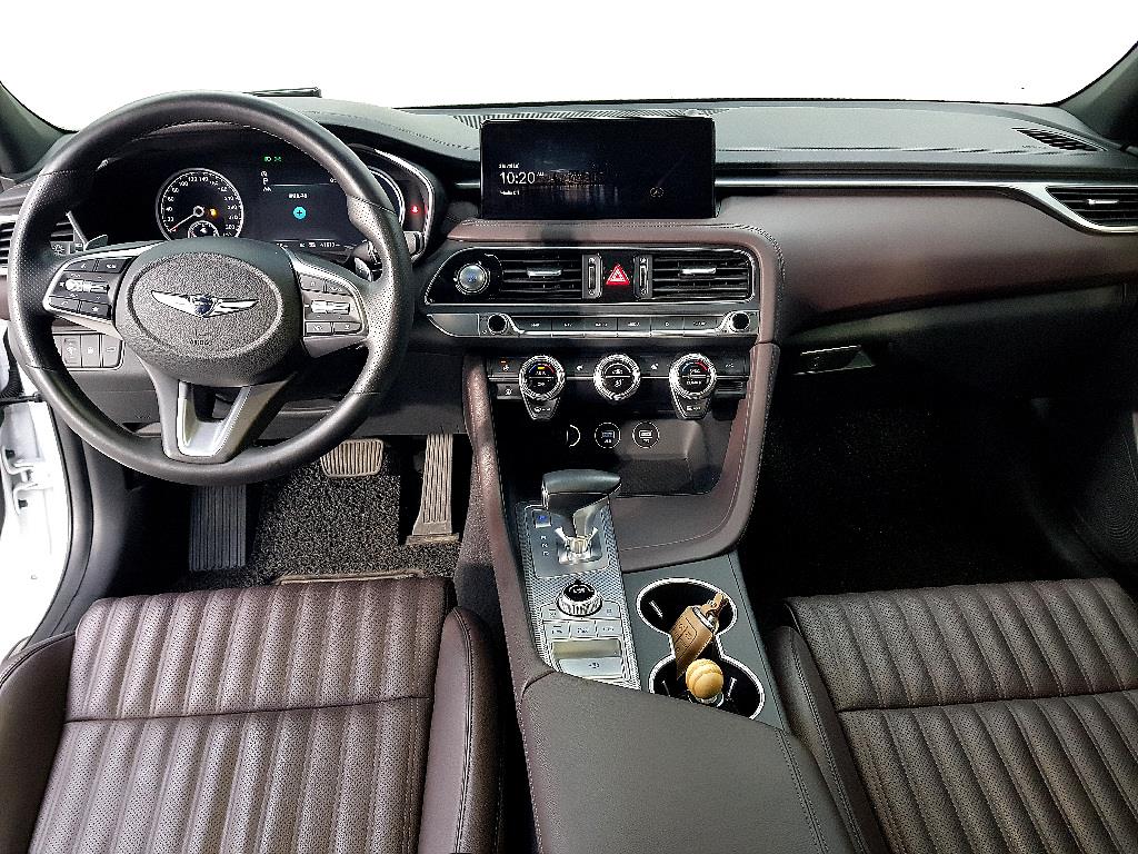 Genesis G70 - Vista 5