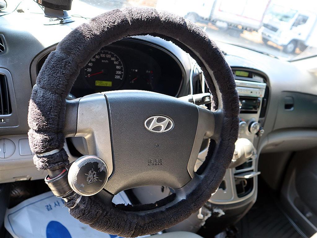 HYUNDAI Starex - Vista 11