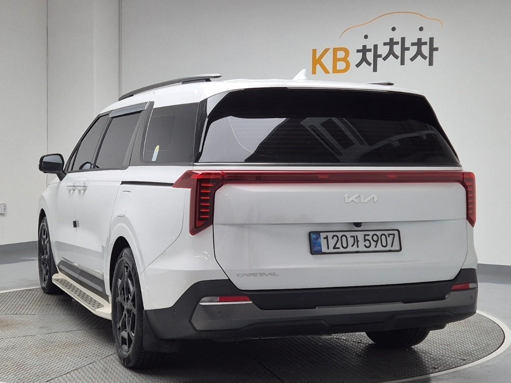 KIA Carnival - Vista 2