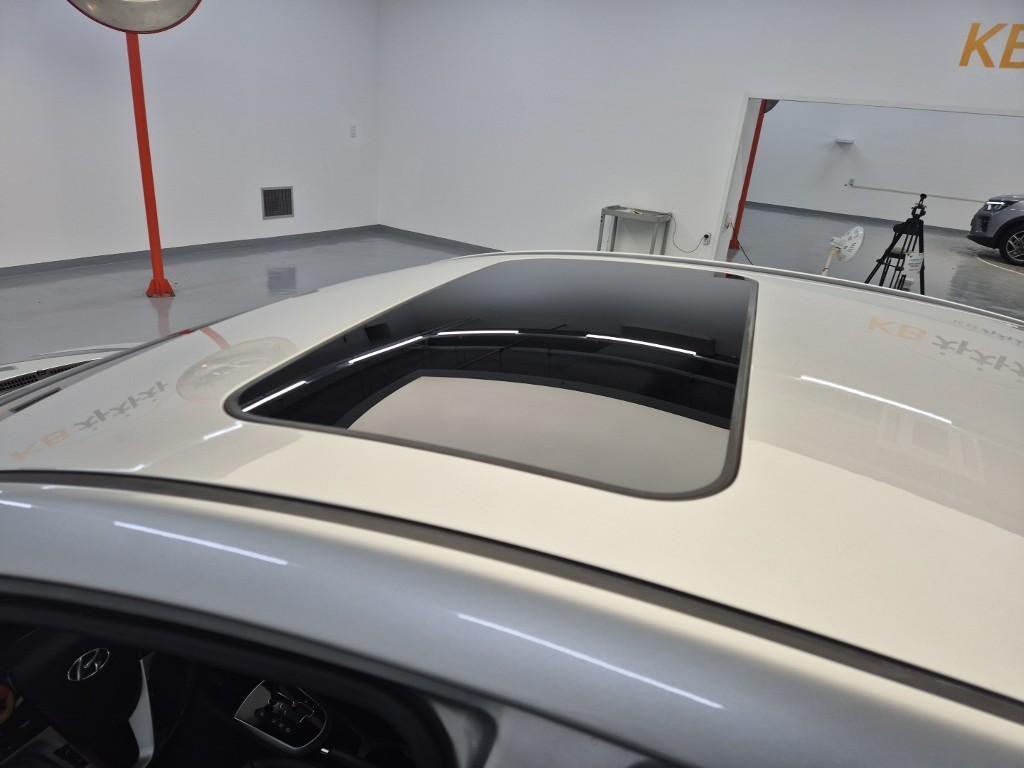 HYUNDAI Accent - Vista 10