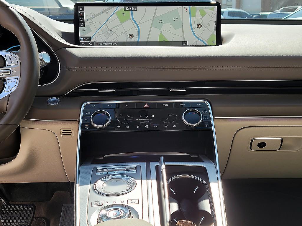 Genesis GV80 - Vista 10