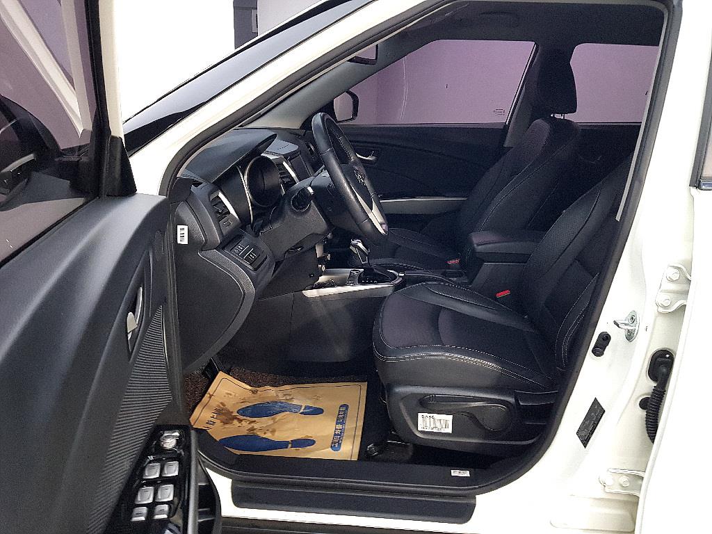 Ssangyong Tivoli - Vista 8