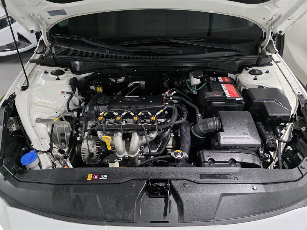 HYUNDAI Avante 2021 Blanco - Importación desde Corea - HF Imports Iquique - Foto 18