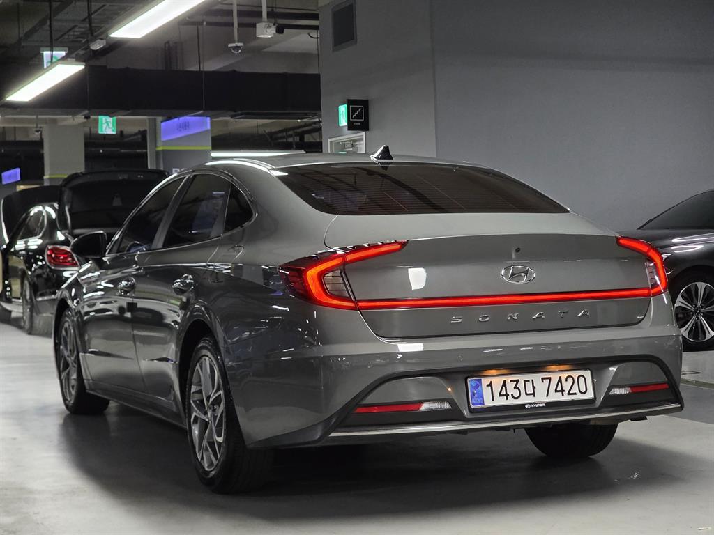 HYUNDAI Sonata - Vista 4