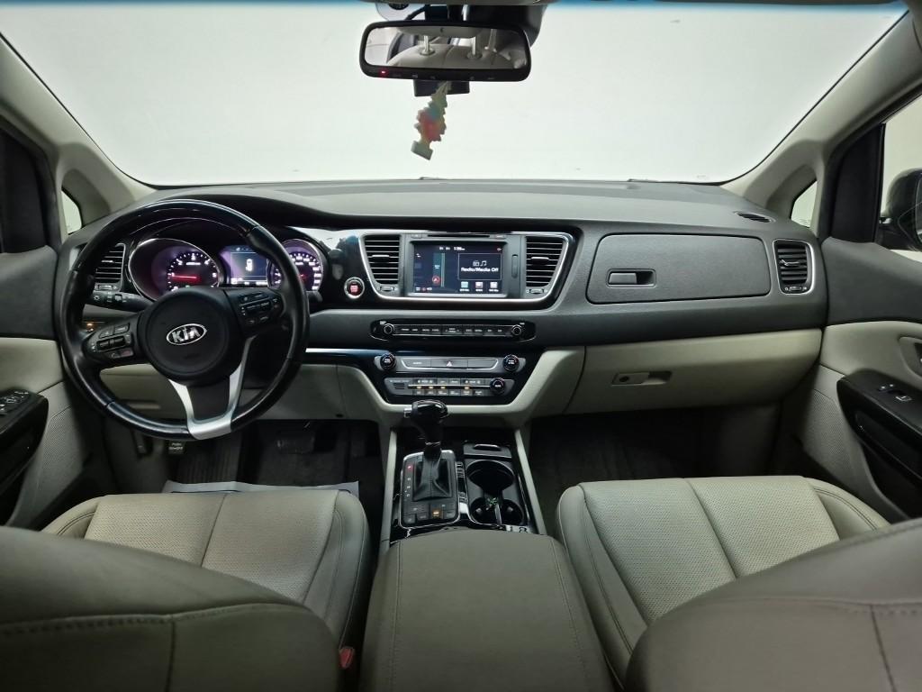 KIA Carnival - Vista 7