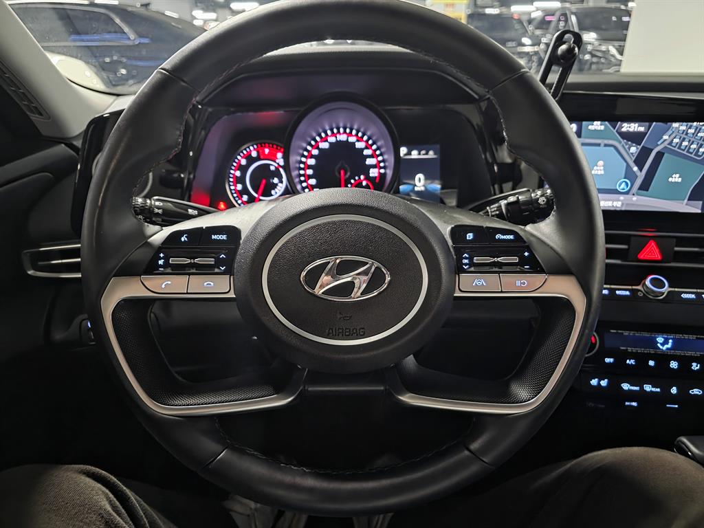 HYUNDAI Avante - Vista 11