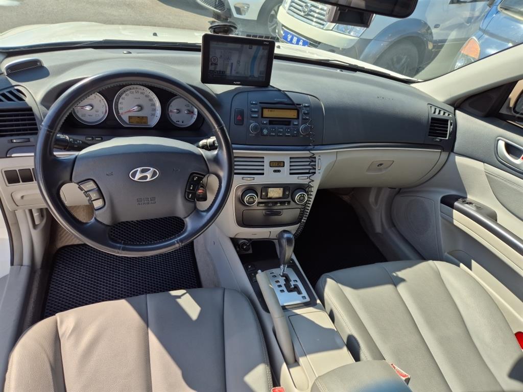 HYUNDAI Sonata - Vista 12