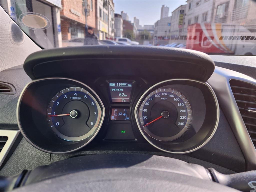 HYUNDAI i30 - Vista 9