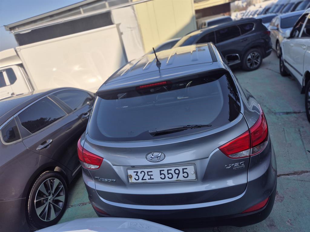 HYUNDAI Tucson - Vista 5