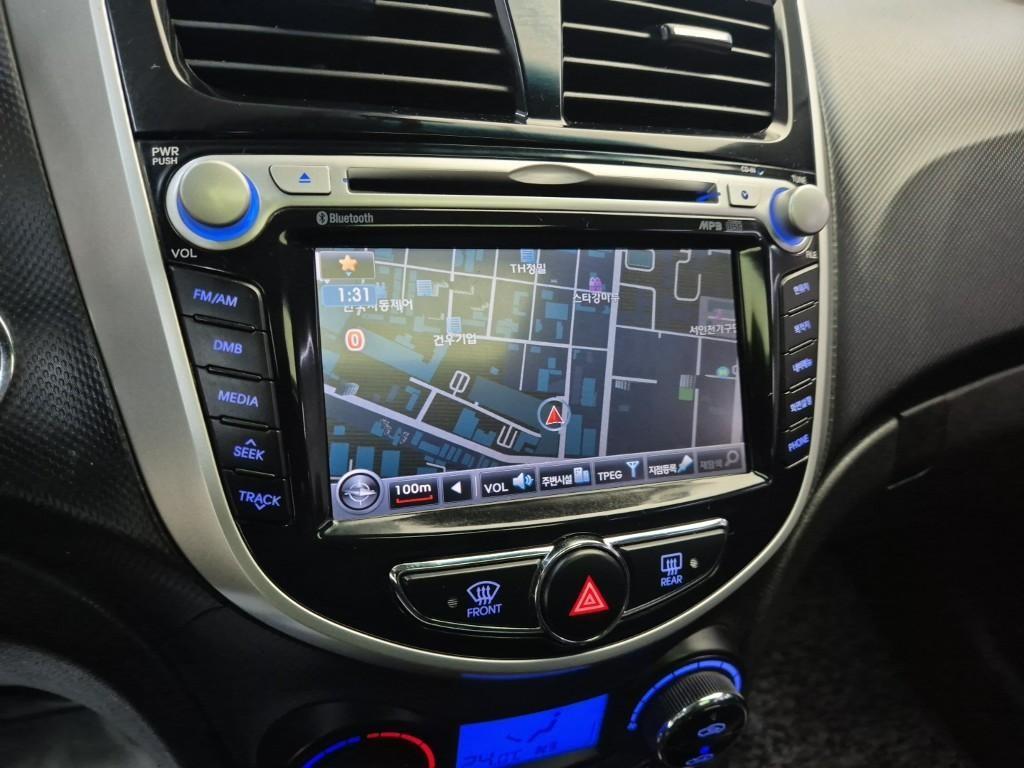 HYUNDAI Accent 2015 Plateado - Importación desde Corea - HF Imports Iquique - Foto 14