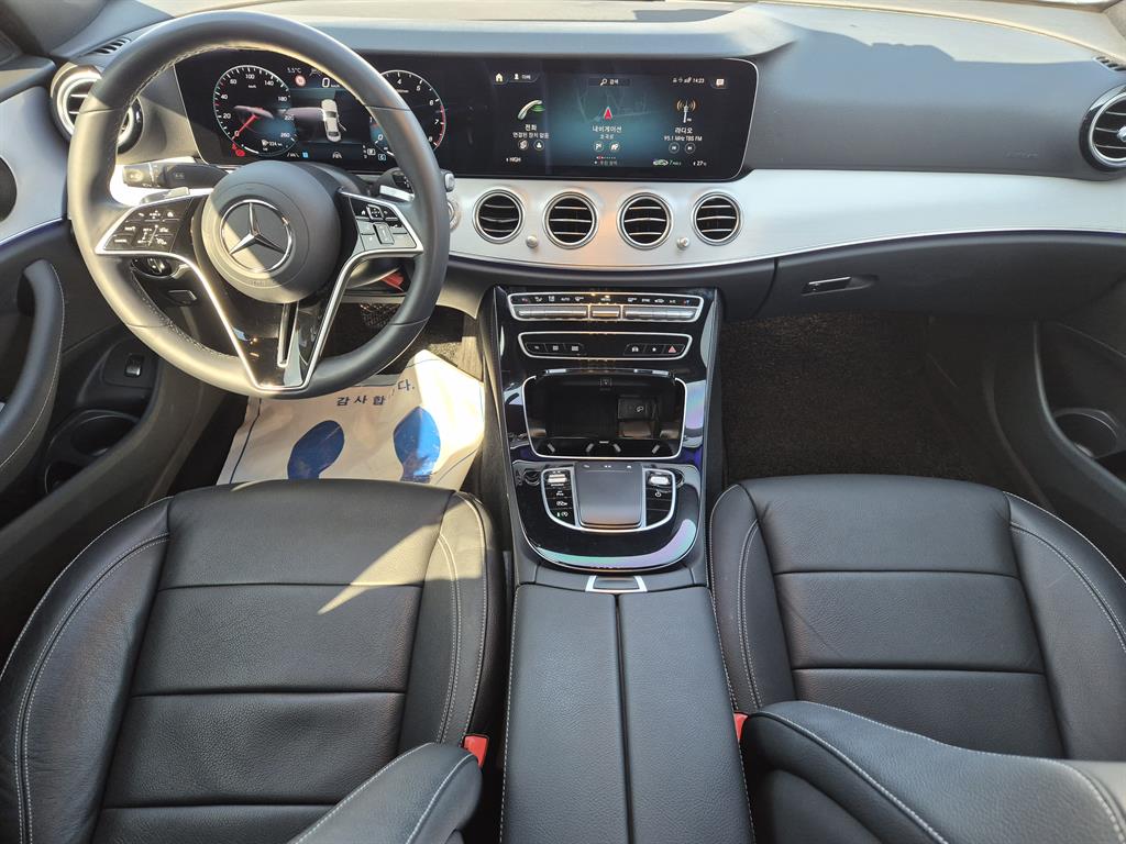 Mercedes Benz E class - Vista 11