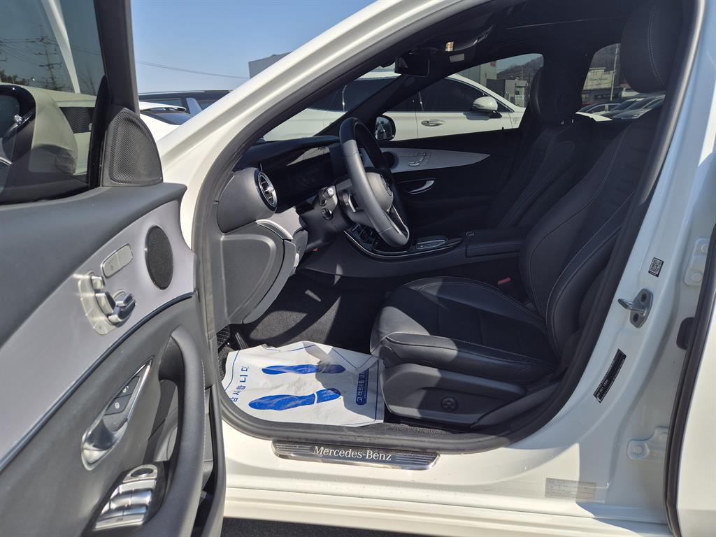 Mercedes Benz E class - Vista 7