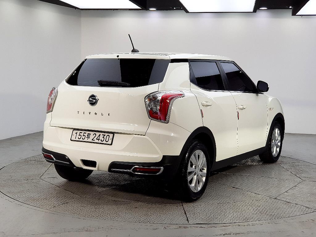 Ssangyong Tivoli - Vista 4