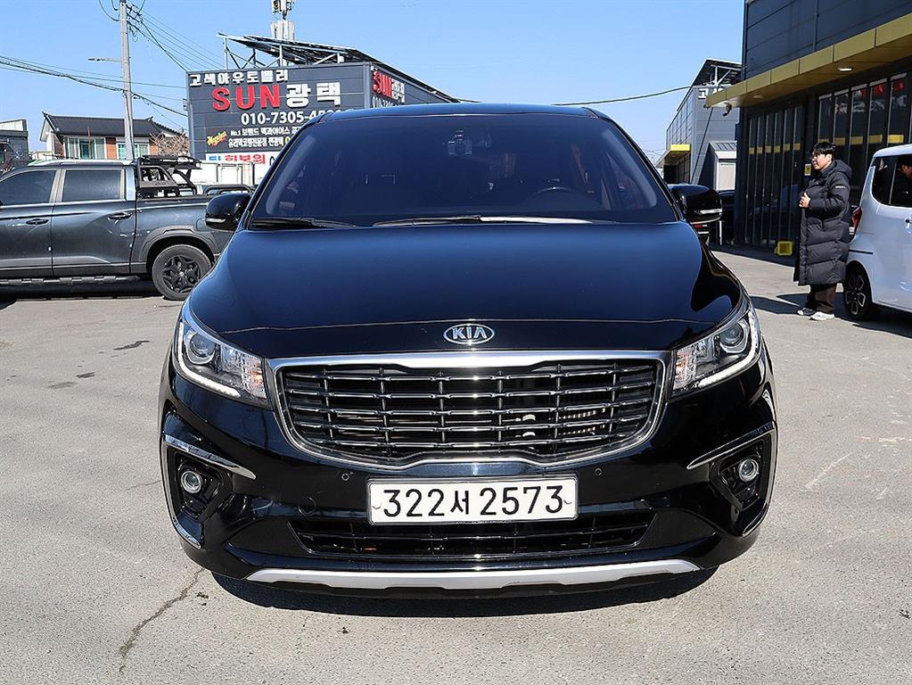 KIA Carnival 2019 Negro - Importación desde Corea - HF Imports Iquique - Foto 1