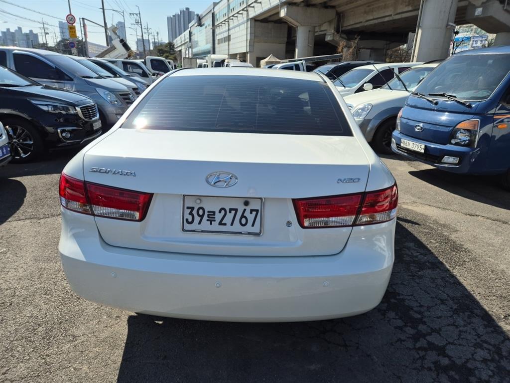 HYUNDAI Sonata - Vista 6