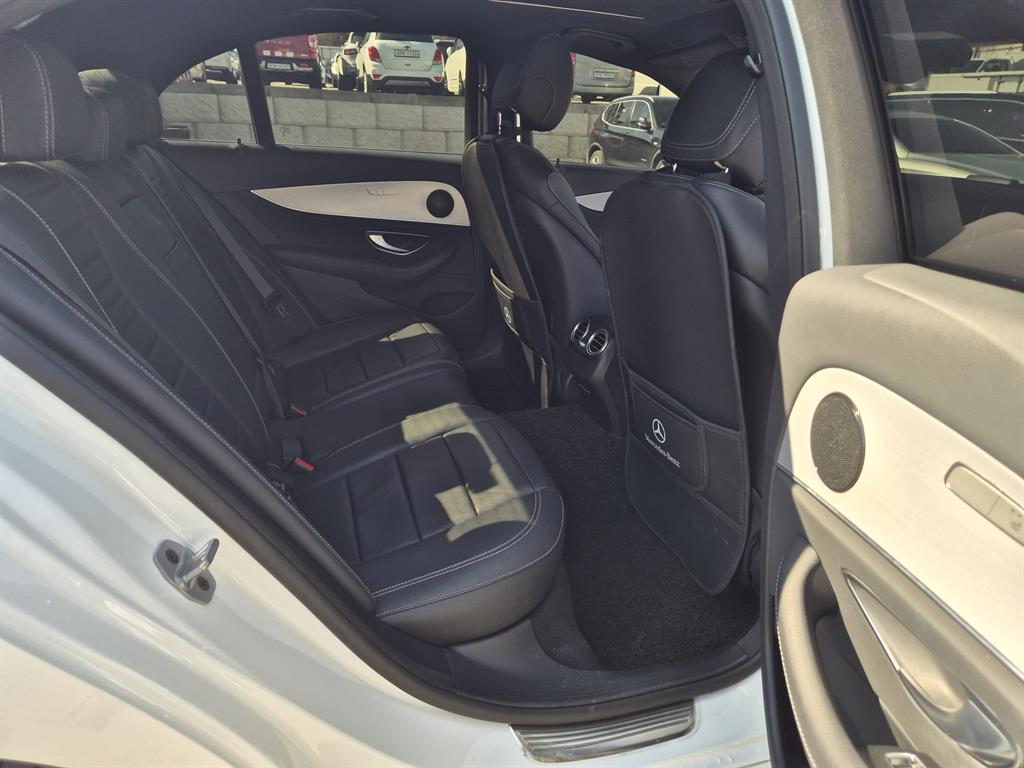 Mercedes Benz E class - Vista 10