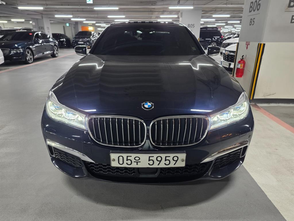 BMW 7 Series 2018 Negro - Importación desde Corea - HF Imports Iquique - Foto 1