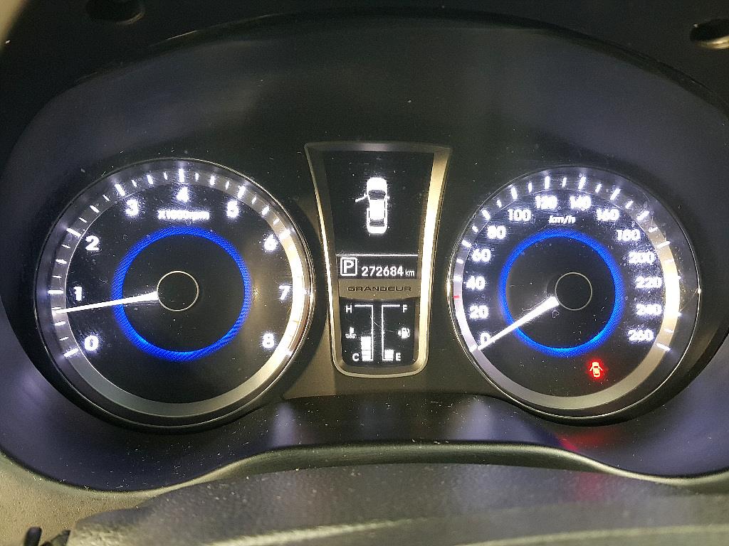 HYUNDAI Grandeur - Vista 7