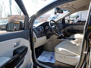 KIA Carnival - Vista 12
