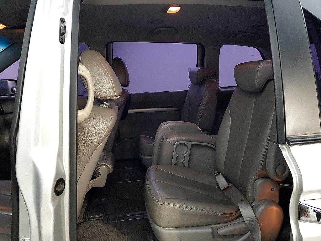 KIA Carnival - Vista 9