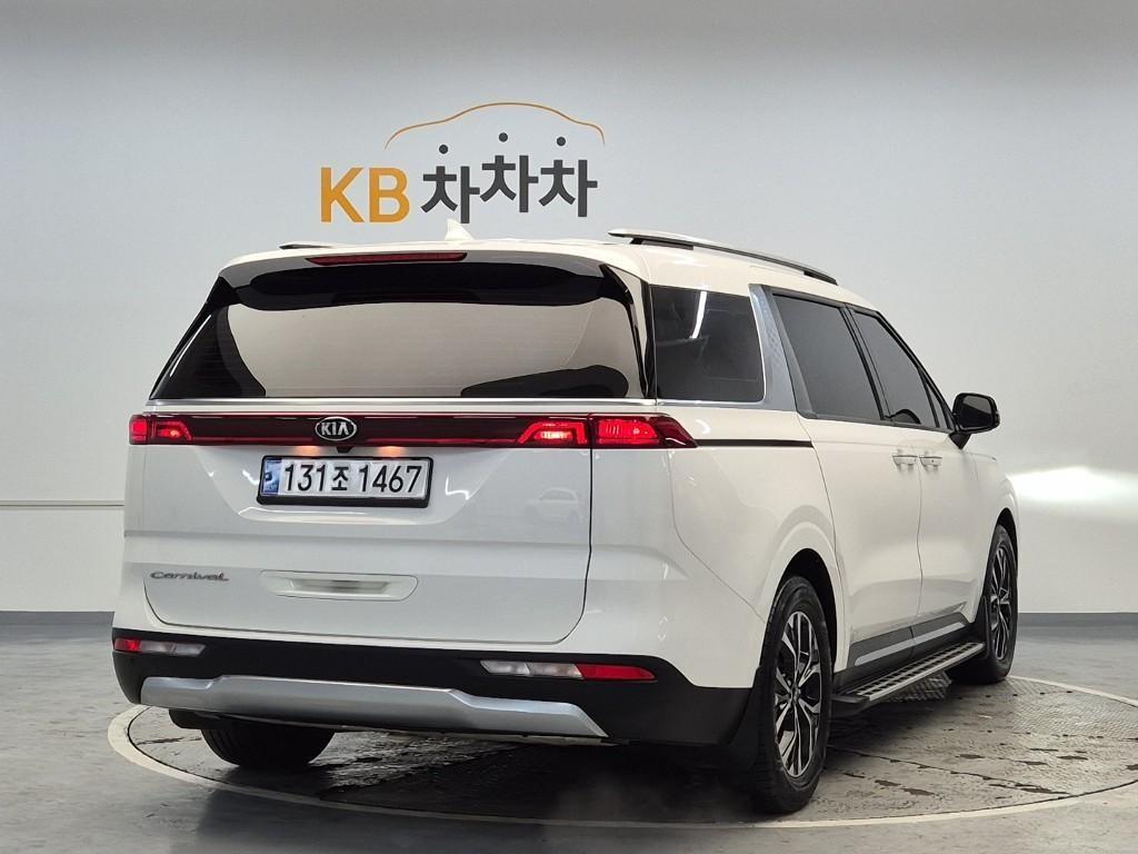 KIA Carnival - Vista 3