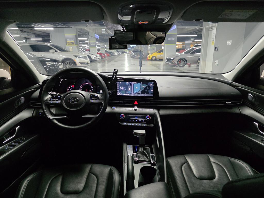 HYUNDAI Avante - Vista 7