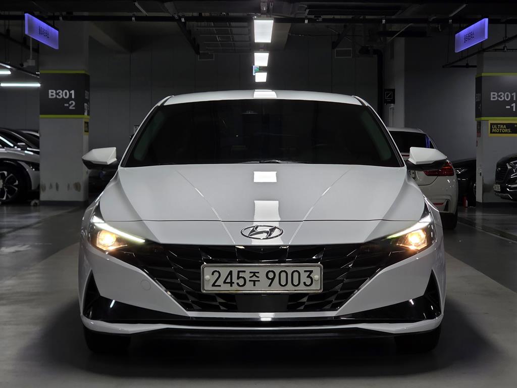 HYUNDAI Avante - Vista 5