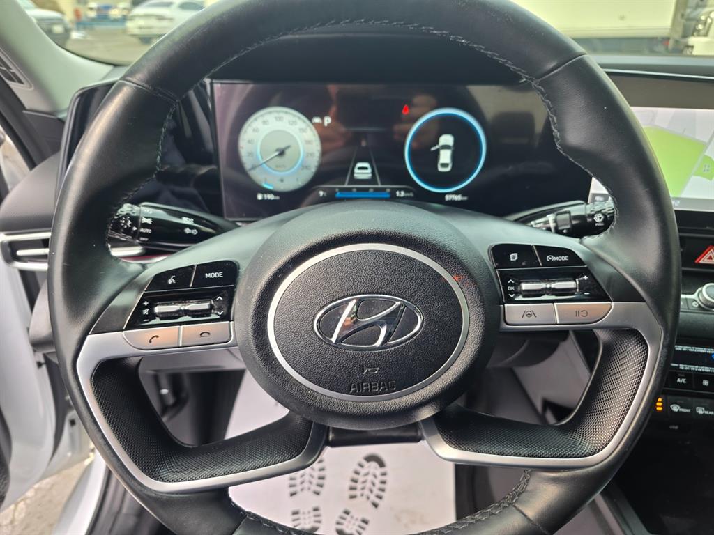 HYUNDAI Avante - Vista 8