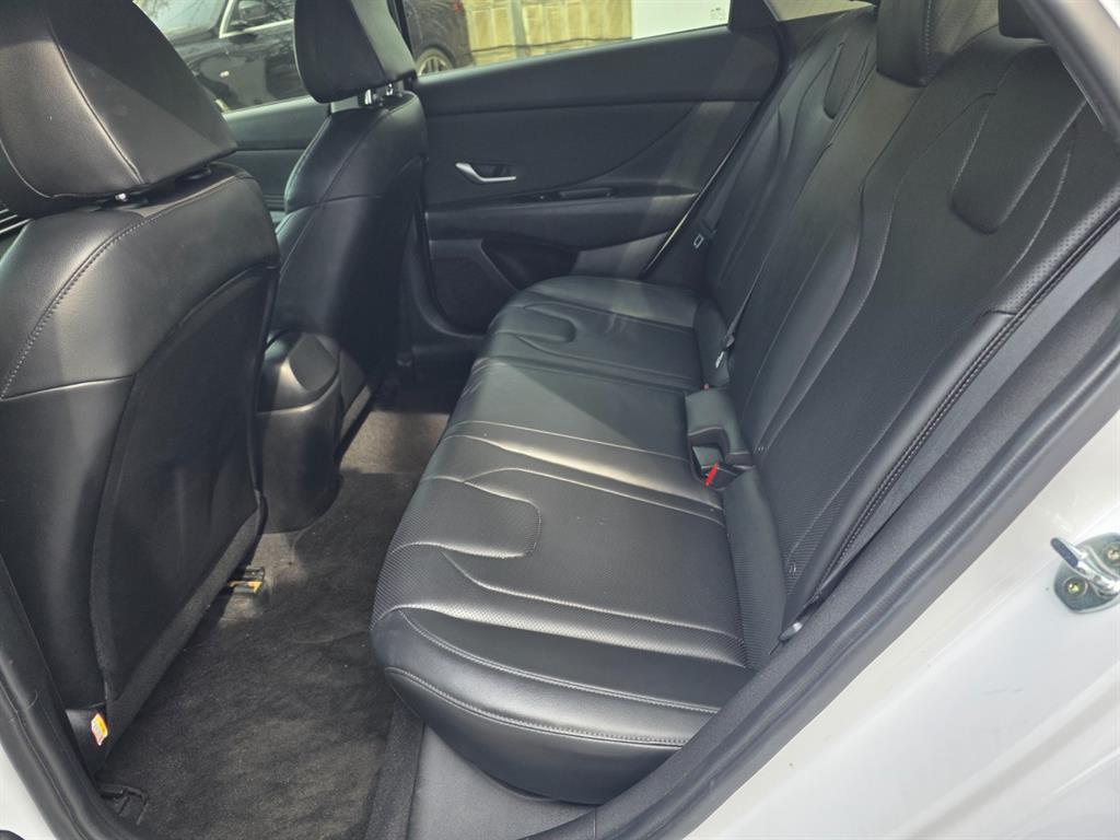 HYUNDAI Avante - Vista 11