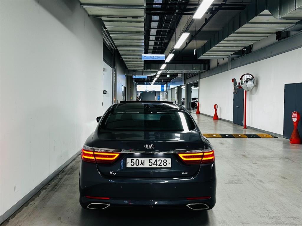 KIA K9 - Vista 4