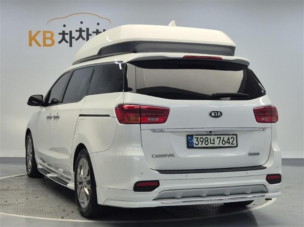 KIA Carnival - Vista 2